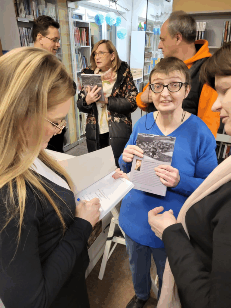 SPOTKANIE W CENTRUM ANIMACJI KULTURY W MIĘDZYCHODZIE.