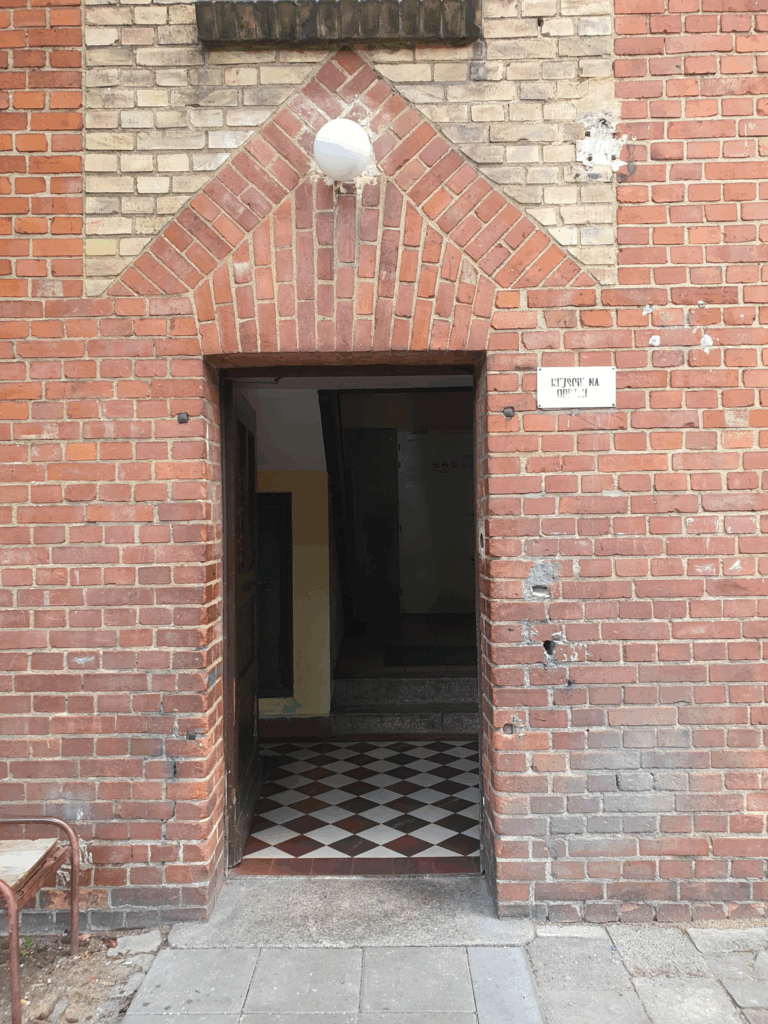 ODDZIAŁ II. OD LANDHAUS DO PROMINENTENHAUS