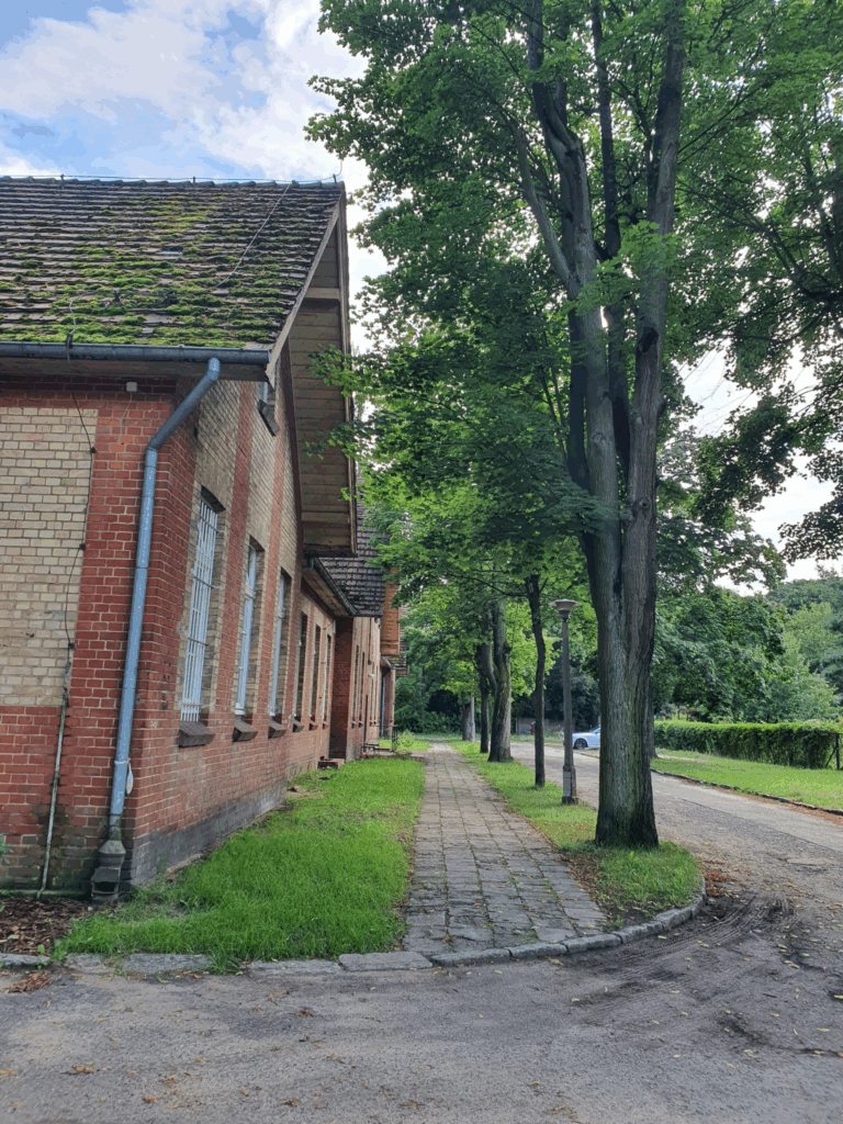ODDZIAŁ II. OD LANDHAUS DO PROMINENTENHAUS