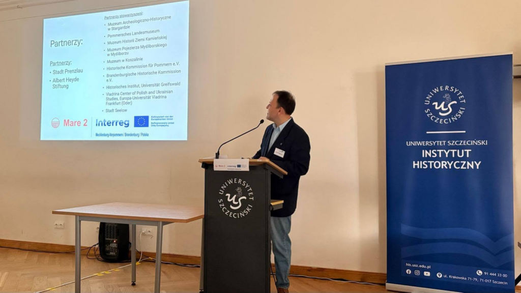 TEMAT OBRZYCKIEJ IZBY PAMIĘCI NA MIĘDZYNARODOWEJ KONFERENCJI