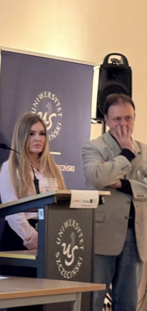 TEMAT OBRZYCKIEJ IZBY PAMIĘCI NA MIĘDZYNARODOWEJ KONFERENCJI