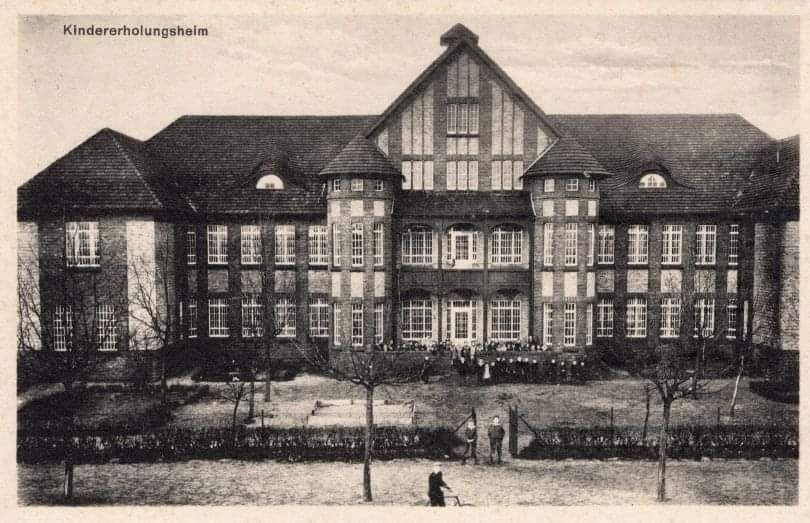 WESOŁE ŚWIĘTA W SANATORIUM DZIECIĘCYM W OBRZYCACH