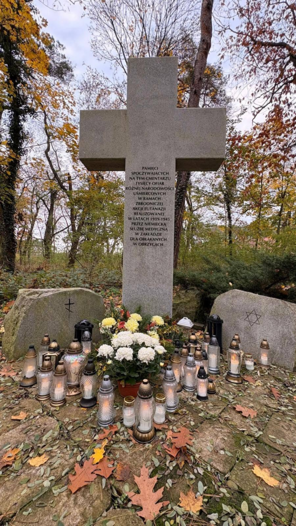 W CICHEJ PAMIĘCI…1 LISTOPADA W OBRZYCACH.