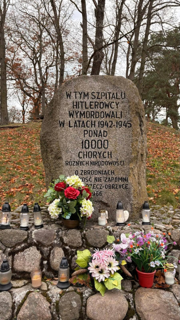 W CICHEJ PAMIĘCI…1 LISTOPADA W OBRZYCACH.