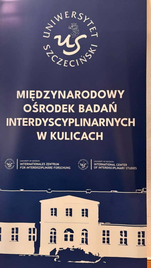 TEMAT OBRZYCKIEJ IZBY PAMIĘCI NA MIĘDZYNARODOWEJ KONFERENCJI